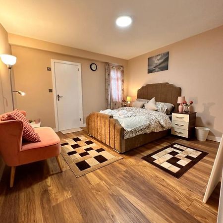 Canary Wharf Single Double And En-Suite Rooms Лондон Екстериор снимка