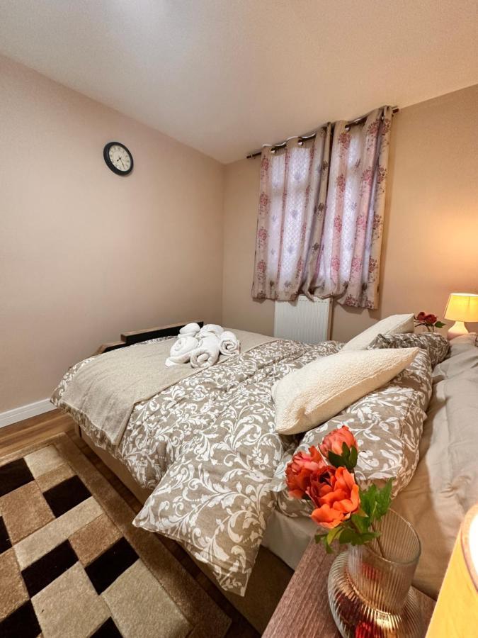 Canary Wharf Single Double And En-Suite Rooms Лондон Екстериор снимка