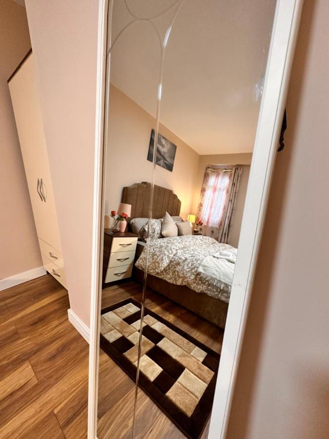 Canary Wharf Single Double And En-Suite Rooms Лондон Екстериор снимка
