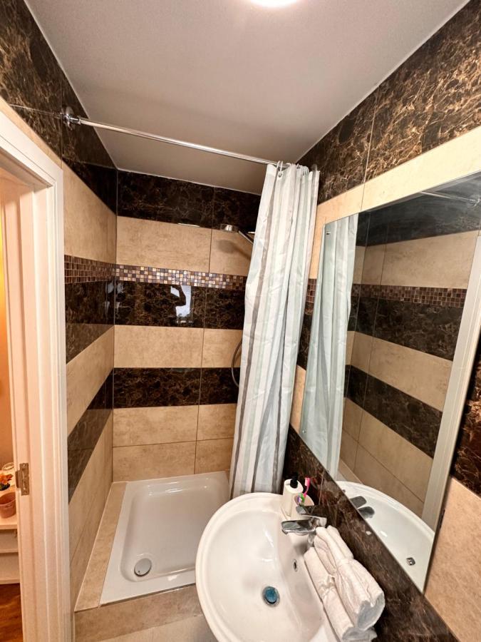 Canary Wharf Single Double And En-Suite Rooms Лондон Екстериор снимка