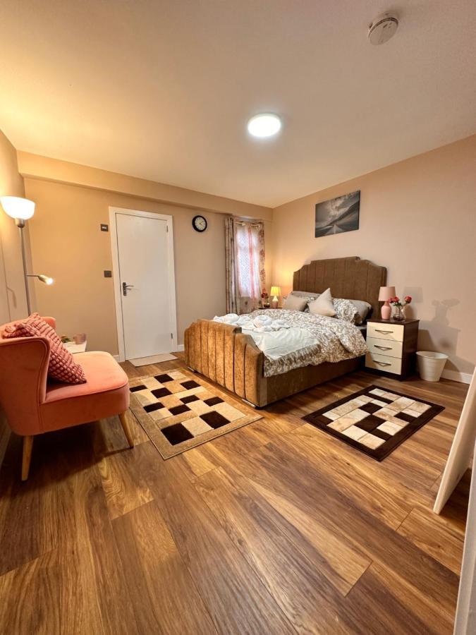 Canary Wharf Single Double And En-Suite Rooms Лондон Екстериор снимка