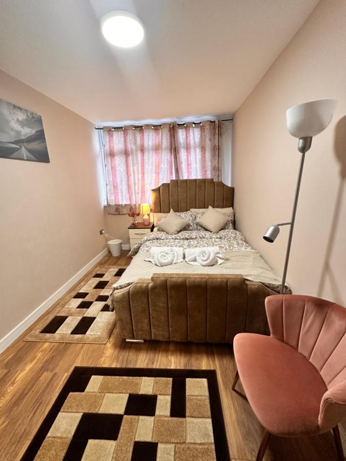 Canary Wharf Single Double And En-Suite Rooms Лондон Екстериор снимка