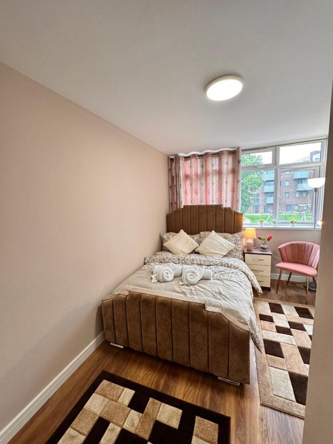 Canary Wharf Single Double And En-Suite Rooms Лондон Екстериор снимка