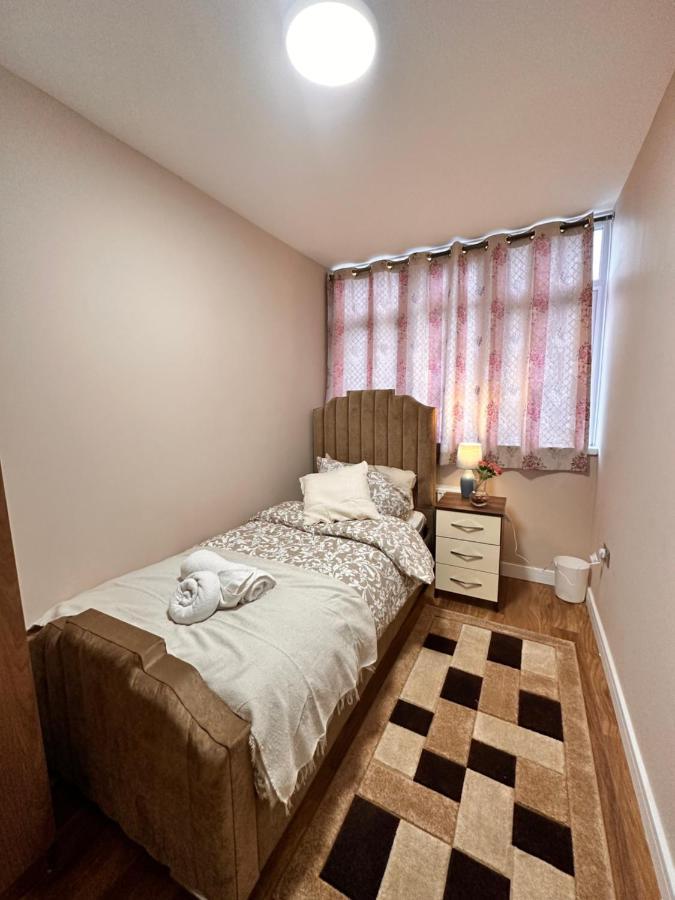 Canary Wharf Single Double And En-Suite Rooms Лондон Екстериор снимка