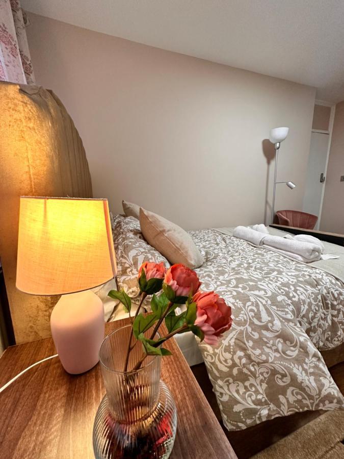 Canary Wharf Single Double And En-Suite Rooms Лондон Екстериор снимка