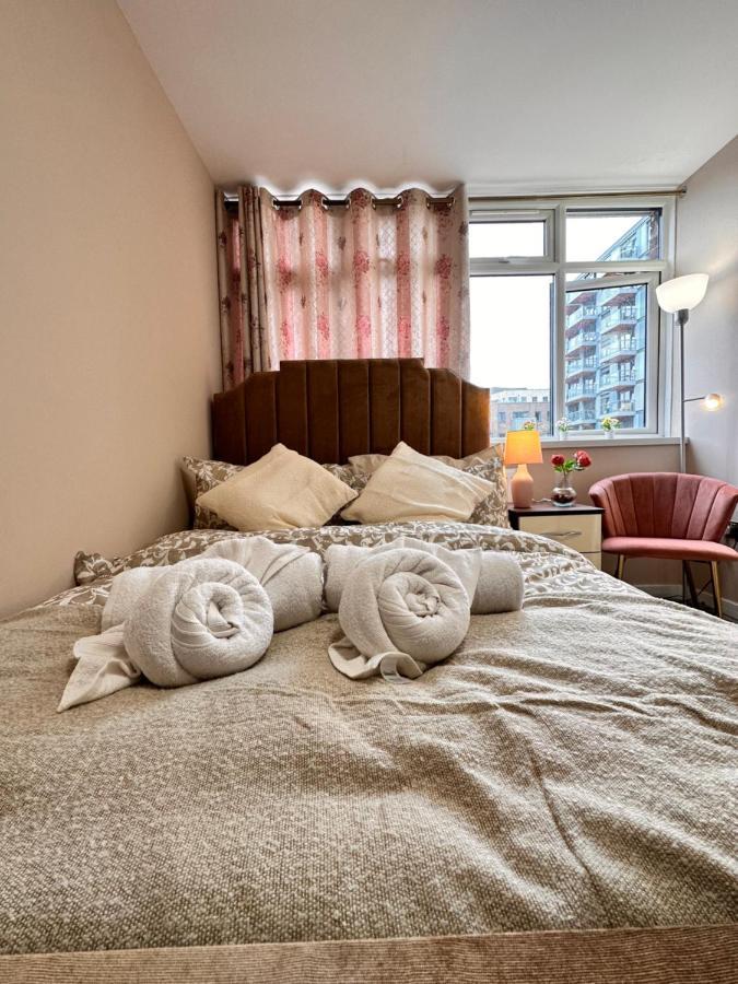 Canary Wharf Single Double And En-Suite Rooms Лондон Екстериор снимка