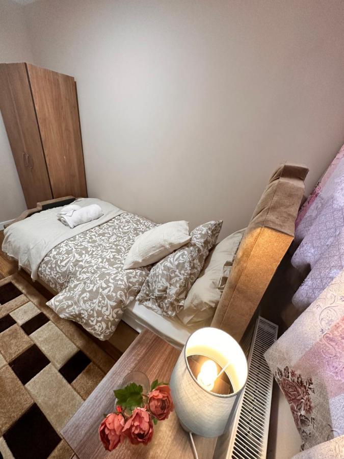 Canary Wharf Single Double And En-Suite Rooms Лондон Екстериор снимка