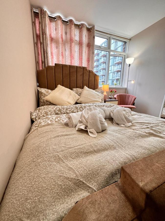 Canary Wharf Single Double And En-Suite Rooms Лондон Екстериор снимка