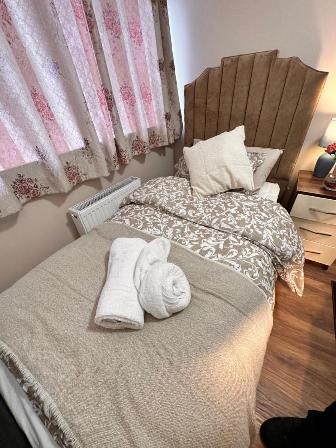 Canary Wharf Single Double And En-Suite Rooms Лондон Екстериор снимка