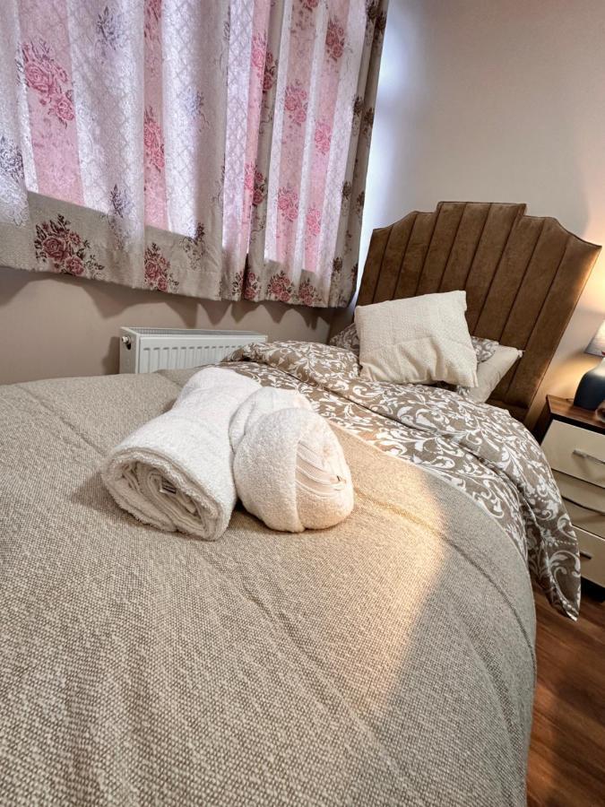 Canary Wharf Single Double And En-Suite Rooms Лондон Екстериор снимка