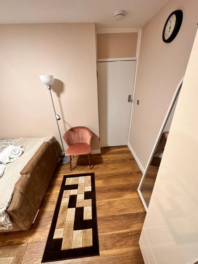 Canary Wharf Single Double And En-Suite Rooms Лондон Екстериор снимка