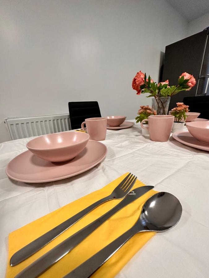 Canary Wharf Single Double And En-Suite Rooms Лондон Екстериор снимка