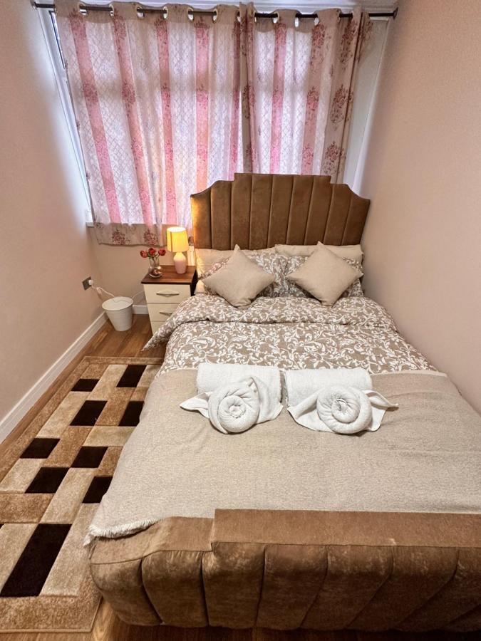 Canary Wharf Single Double And En-Suite Rooms Лондон Екстериор снимка