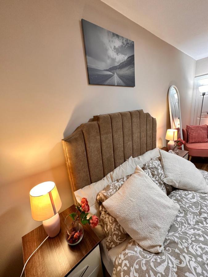 Canary Wharf Single Double And En-Suite Rooms Лондон Екстериор снимка